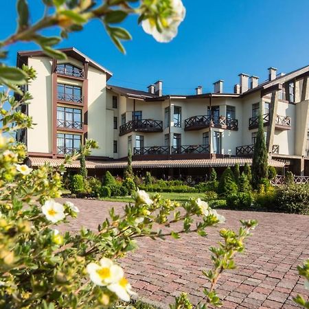 Reikartz Park Hotel Ivano Frankivsk Bagian luar foto