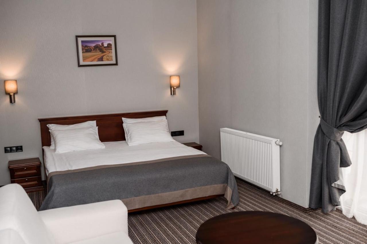 Reikartz Park Hotel Ivano Frankivsk Bagian luar foto