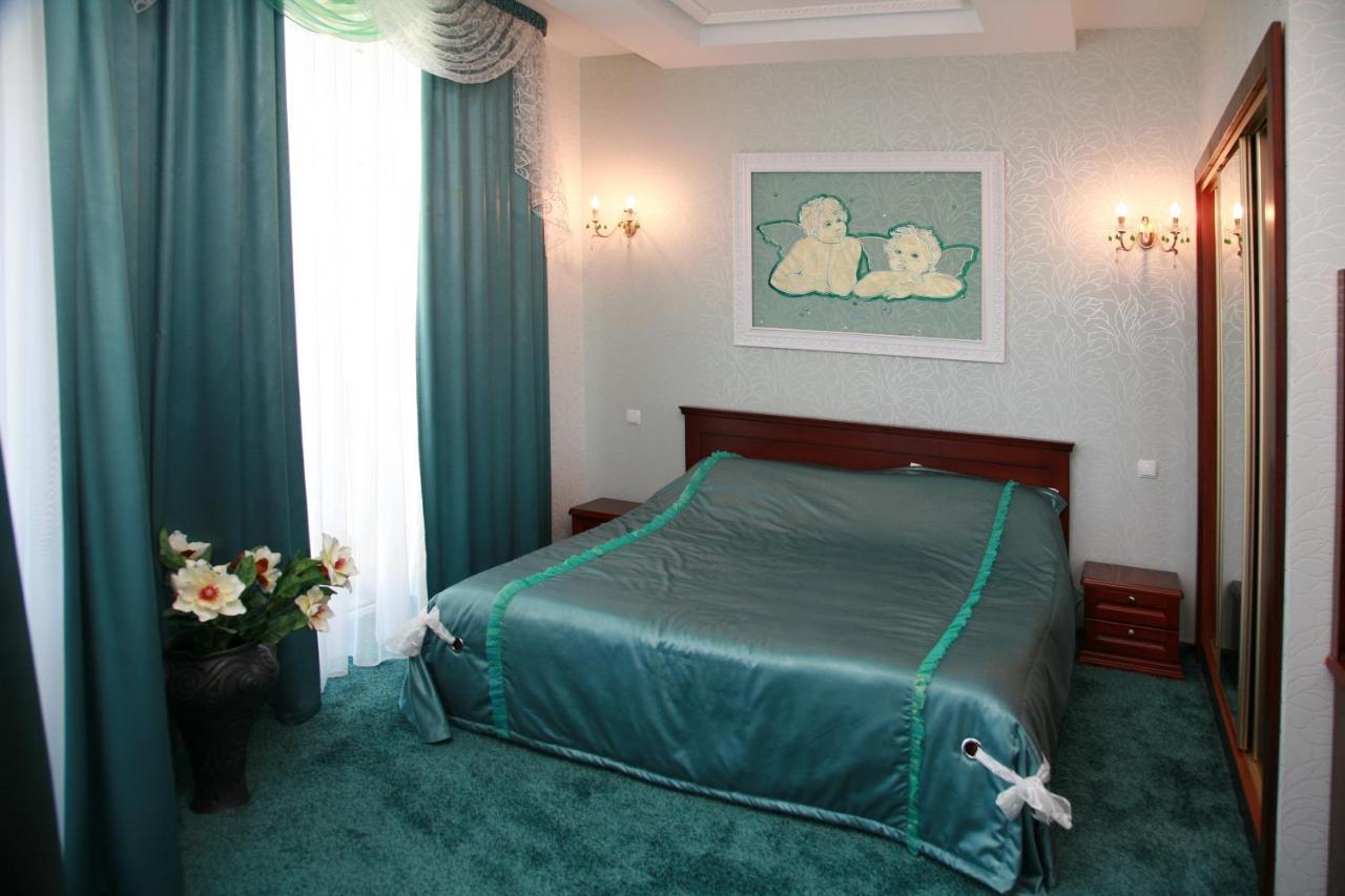 Reikartz Park Hotel Ivano Frankivsk Bagian luar foto