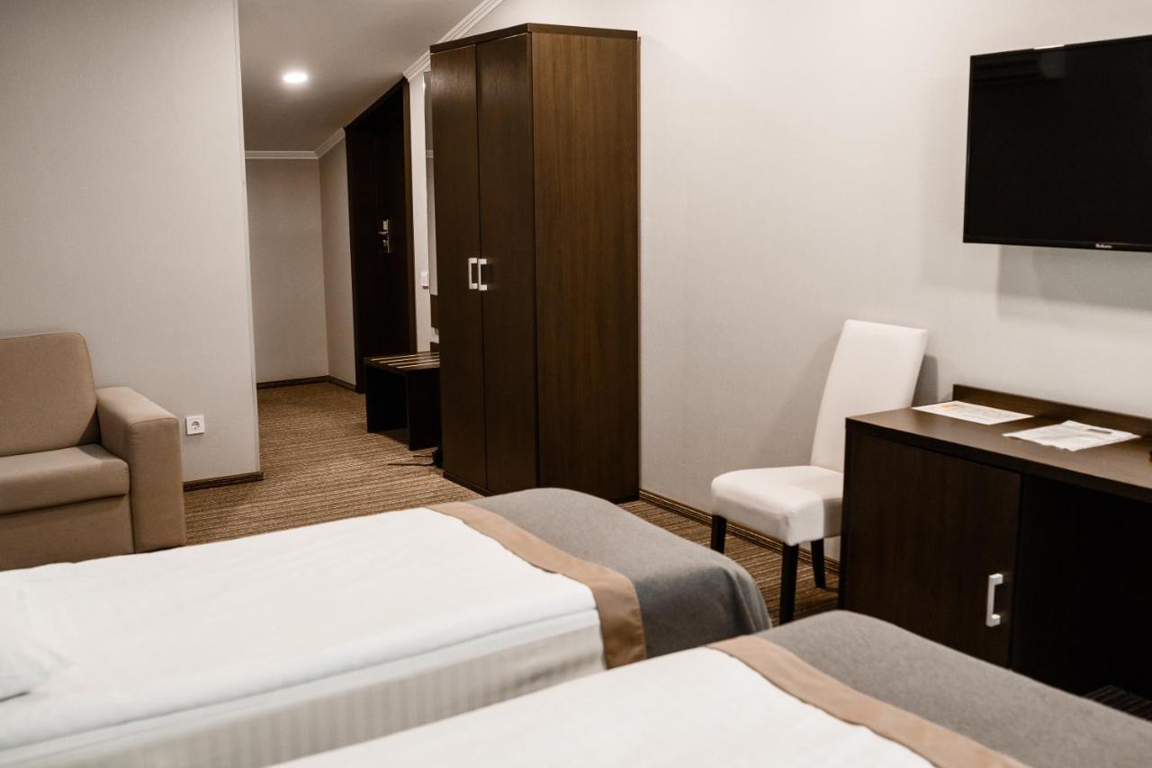 Reikartz Park Hotel Ivano Frankivsk Bagian luar foto