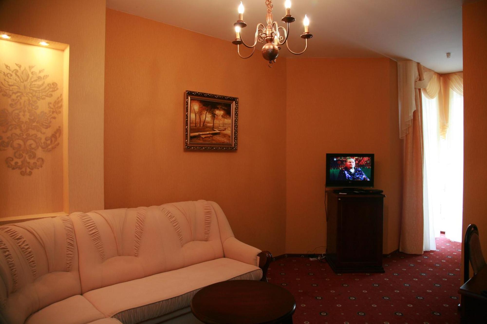 Reikartz Park Hotel Ivano Frankivsk Ruang foto
