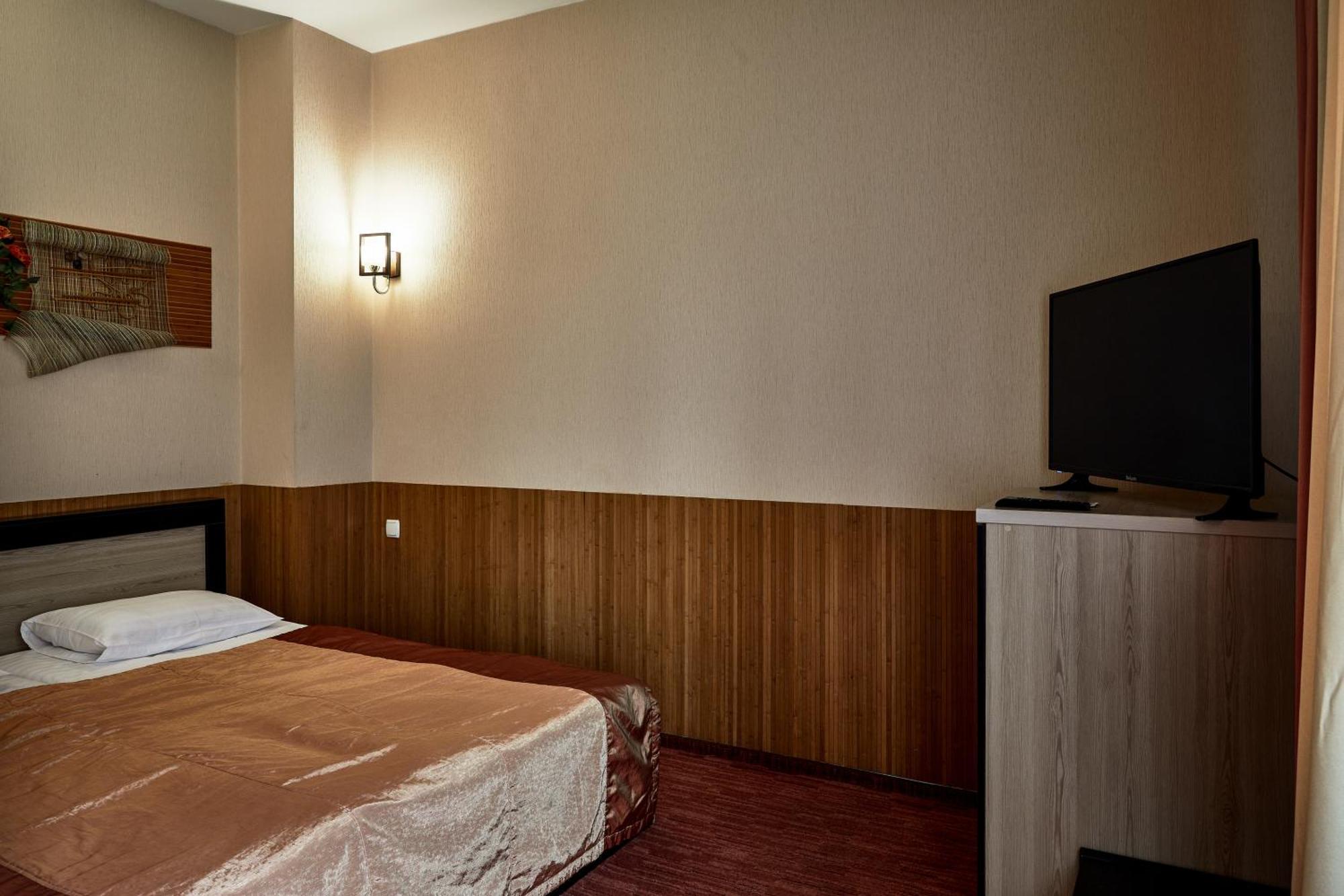 Reikartz Park Hotel Ivano Frankivsk Ruang foto
