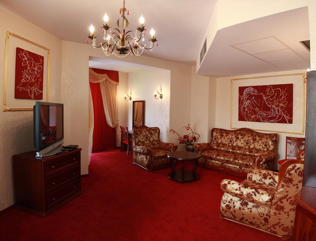 Reikartz Park Hotel Ivano Frankivsk Bagian luar foto