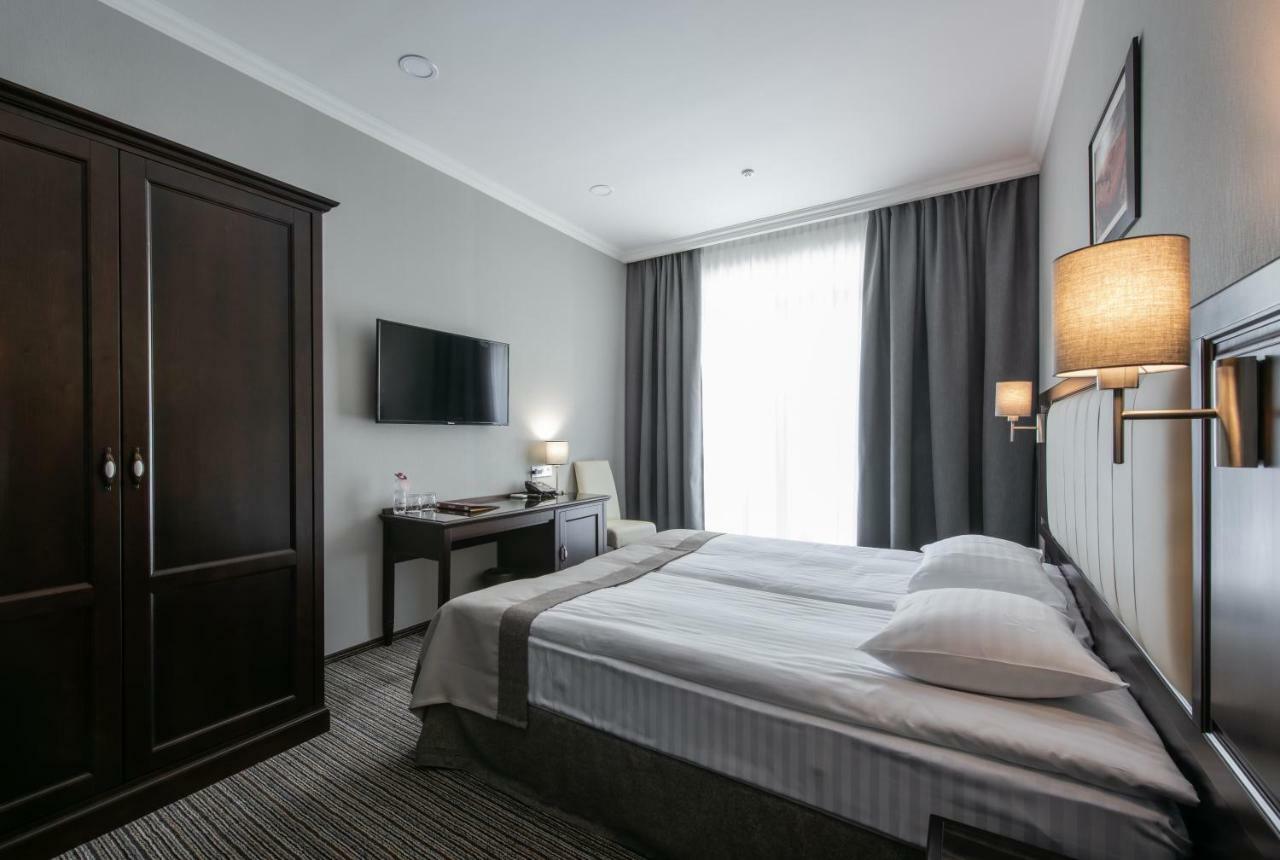 Reikartz Park Hotel Ivano Frankivsk Bagian luar foto