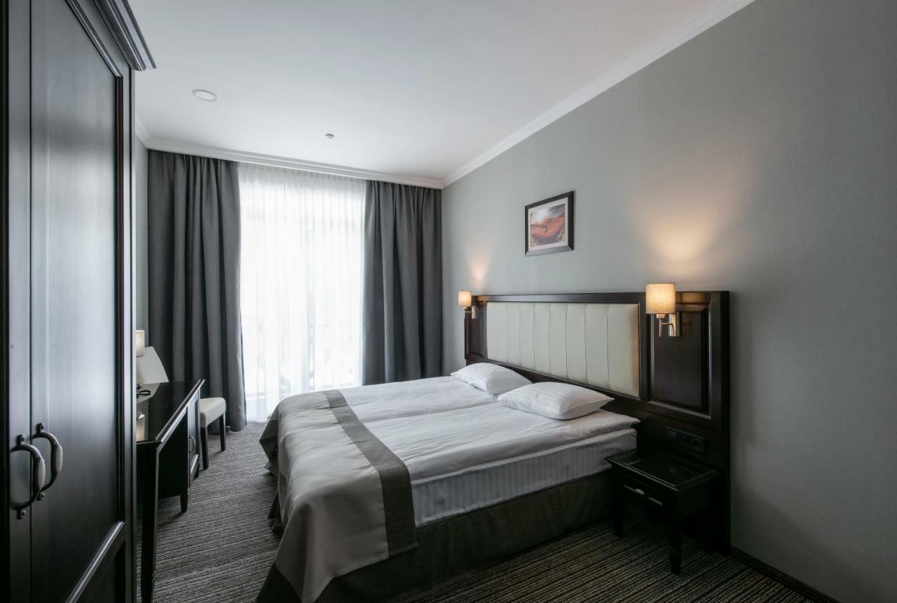 Reikartz Park Hotel Ivano Frankivsk Bagian luar foto