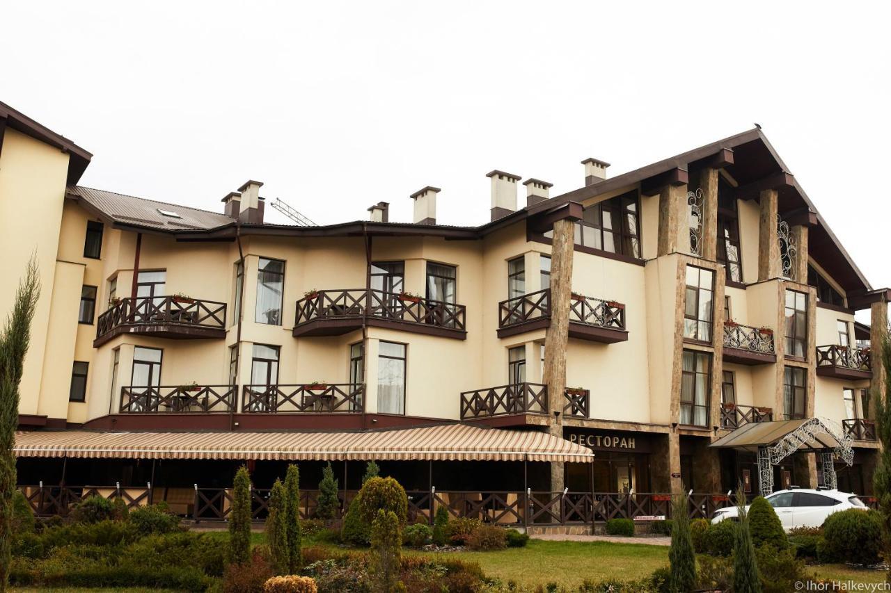 Reikartz Park Hotel Ivano Frankivsk Bagian luar foto