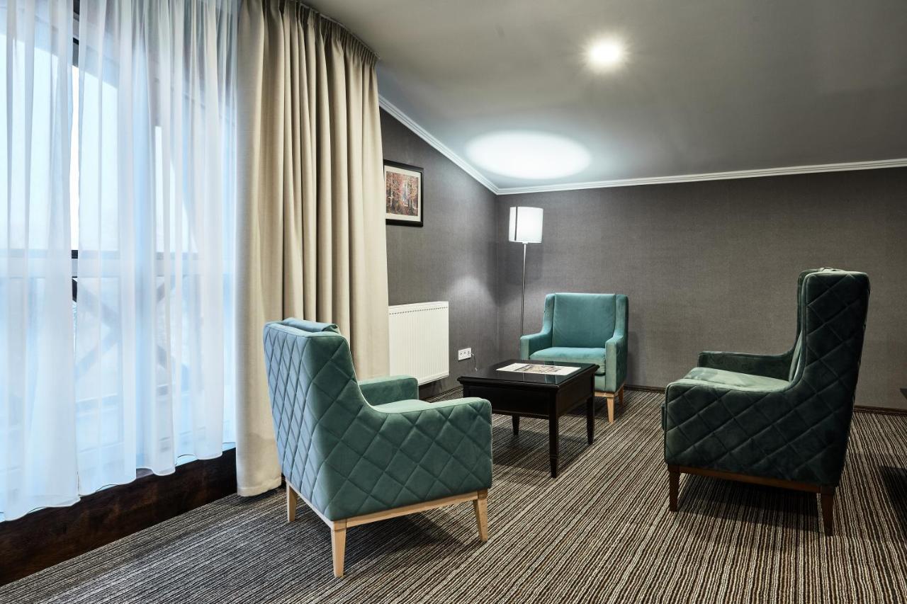 Reikartz Park Hotel Ivano Frankivsk Bagian luar foto