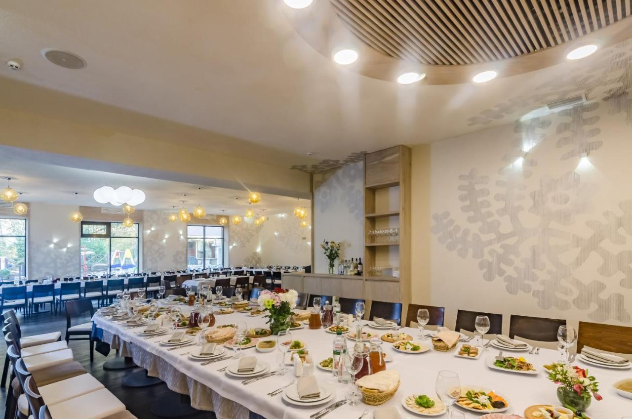 Reikartz Park Hotel Ivano Frankivsk Bagian luar foto